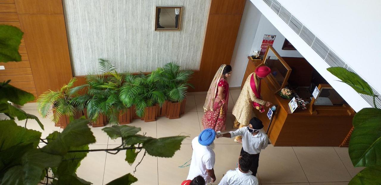 Grand Hotel Nawanshahr Nawāshahr Zewnętrze zdjęcie