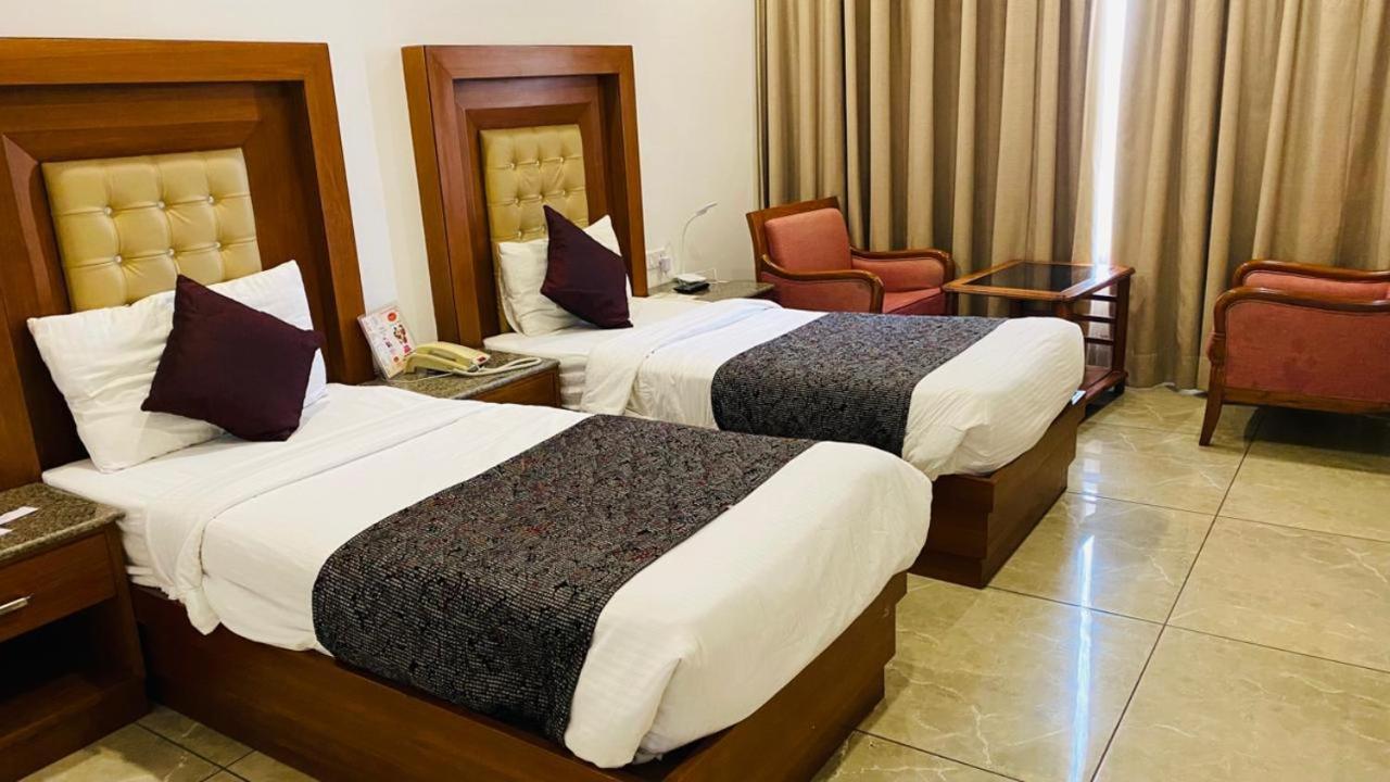 Grand Hotel Nawanshahr Nawāshahr Zewnętrze zdjęcie