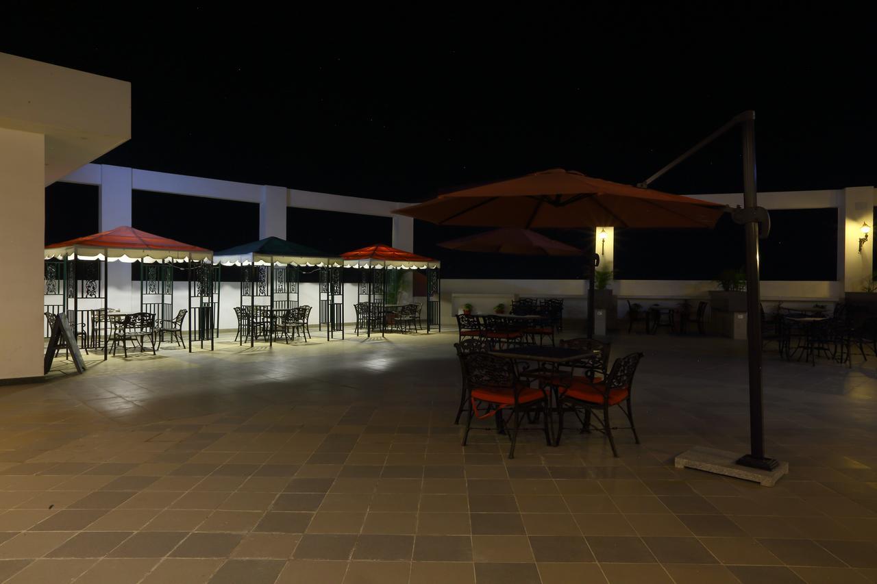 Grand Hotel Nawanshahr Nawāshahr Zewnętrze zdjęcie