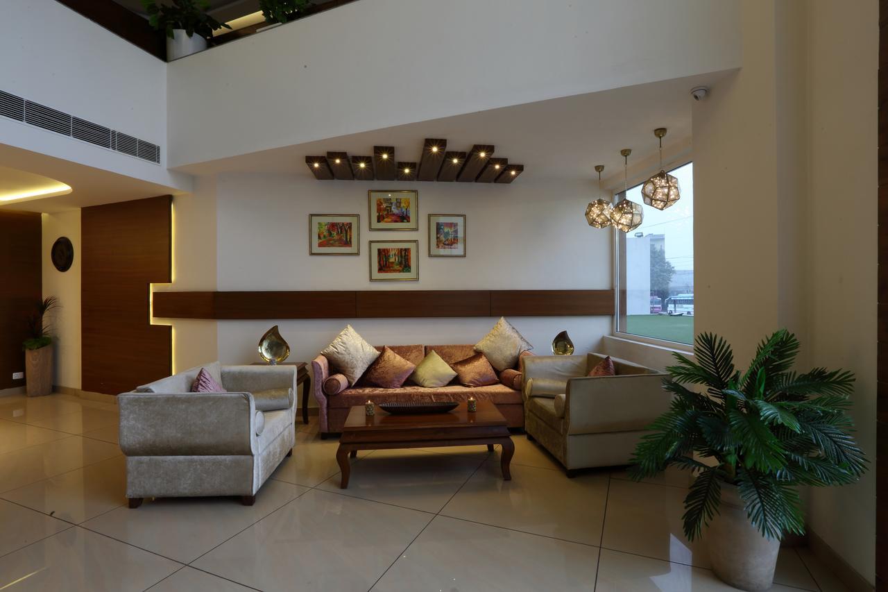 Grand Hotel Nawanshahr Nawāshahr Zewnętrze zdjęcie