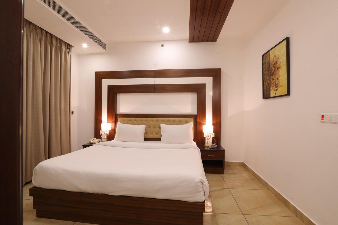 Grand Hotel Nawanshahr Nawāshahr Zewnętrze zdjęcie