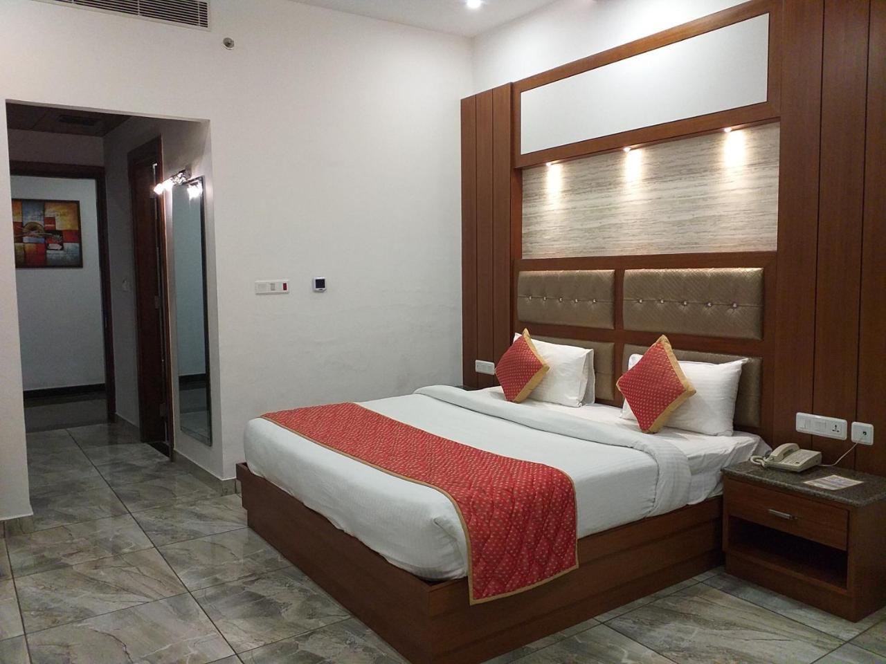 Grand Hotel Nawanshahr Nawāshahr Zewnętrze zdjęcie