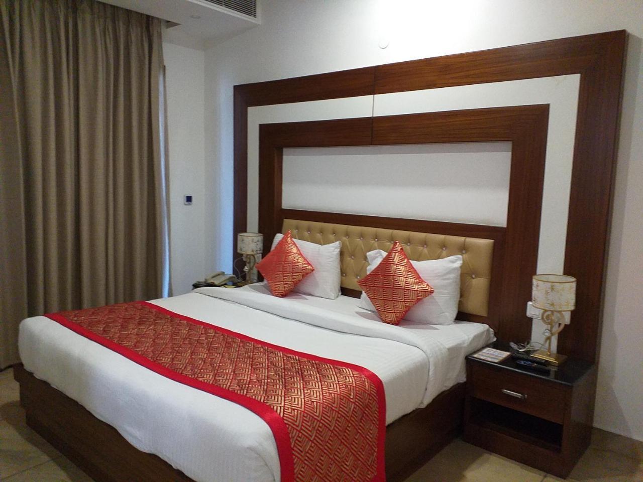 Grand Hotel Nawanshahr Nawāshahr Zewnętrze zdjęcie