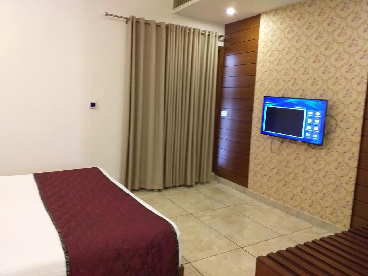 Grand Hotel Nawanshahr Nawāshahr Zewnętrze zdjęcie